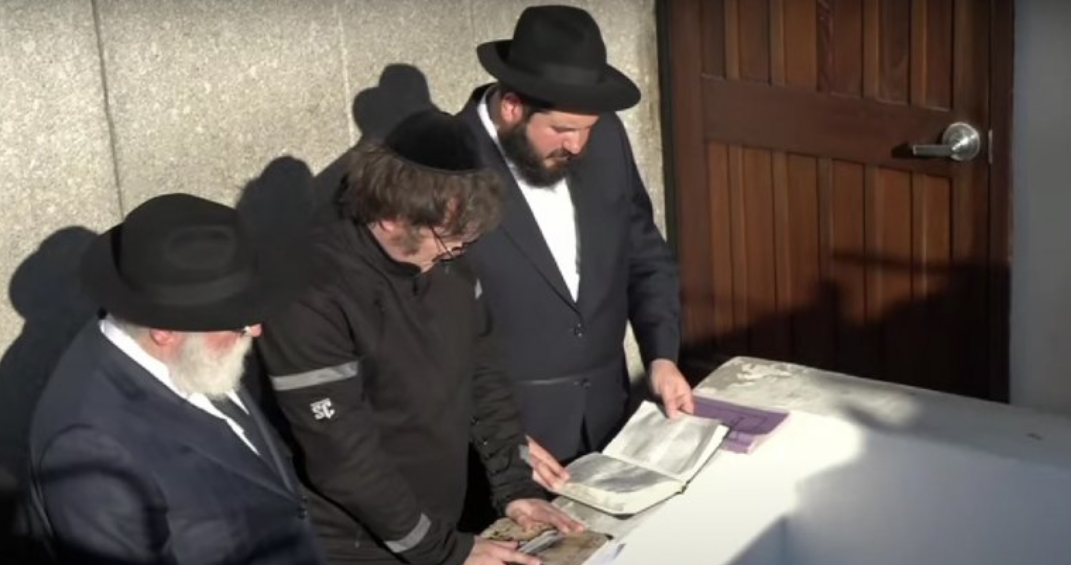 Primera parada de Milei en Estados Unidos: visitó la tumba del “rebe de Lubavitch” en Nueva York | Nacionales