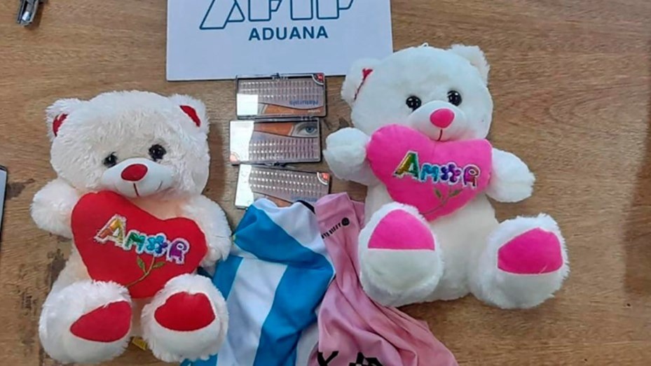 Secuestran ositos de peluche impregnados con cocaína que iban a ser enviados a Hong Kong | Nacionales