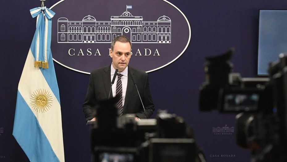 Adorni dijo que recibieron "300 denuncias por hora" de beneficiarios de planes sociales | Nacionales