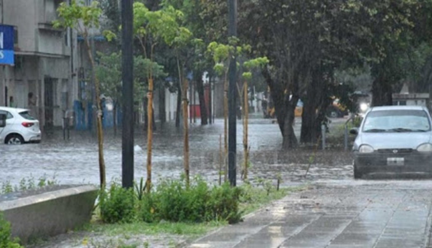 La semana comienza con una esperada lluvia en la ciudad | Información General