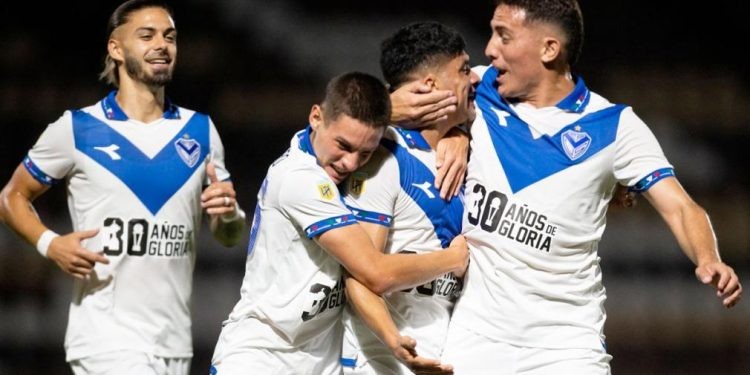 Vélez derrotó a Sportivo Las Parejas | Deportes