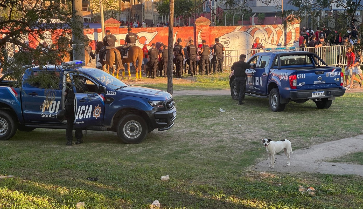 Detenidos en Colón: pertenecerían a la facción de la barra "La Negrada" | Información General