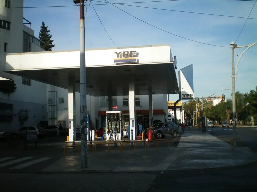 Amenazaron a tres estaciones de servicio en Santa Fe y Santo Tomé | Información General