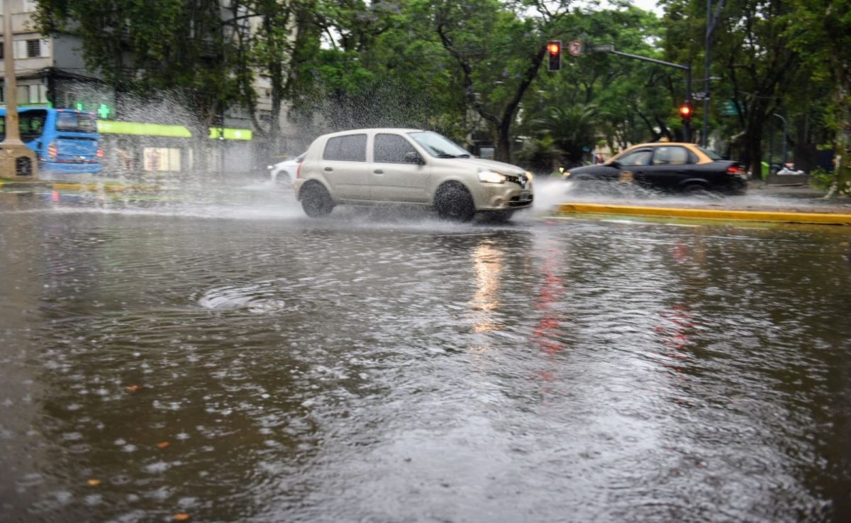 Barrios de Rosario bajo agua por abundante lluvias | Información General