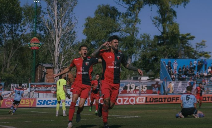 Colon goleó a Brown y sigue firme en la cima de la tabla | Deportes