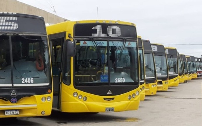 Colectivos: la UTA lanzó un paro de tres días para la próxima semana | Información General