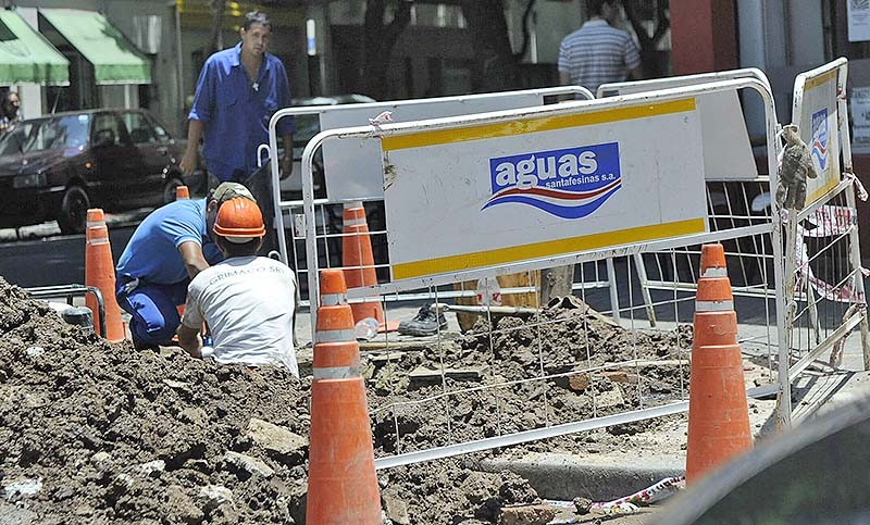 Tránsito interrumpido en la ciudad por reparación de cañerías | Información General
