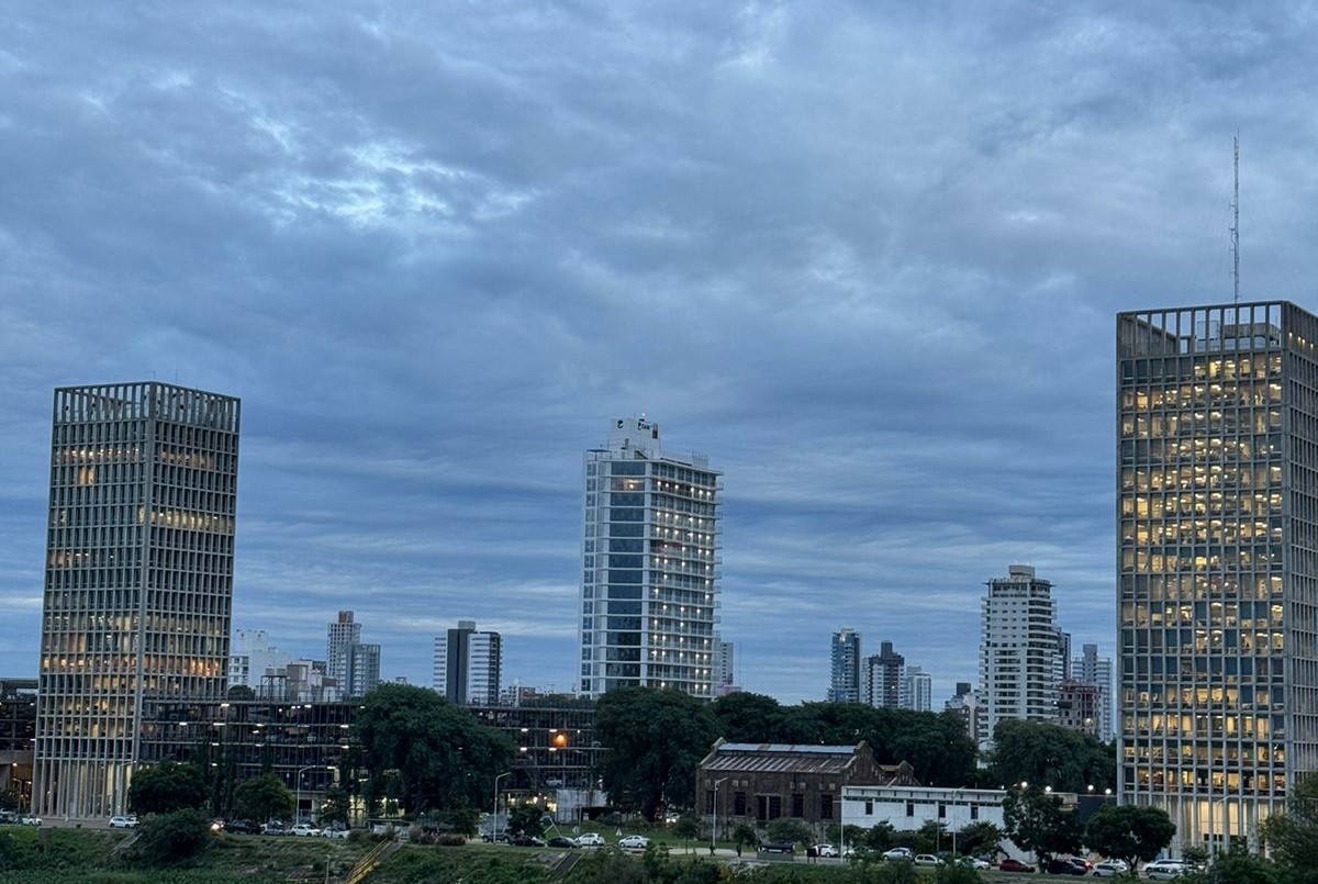 Miércoles con cielo parcialmente nublado y posibilidades de lluvia en Santa Fe | Información General