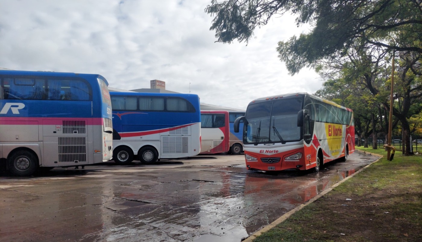 Preocupa el deterioro de la calle interna de la terminal de ómnibus | Información General