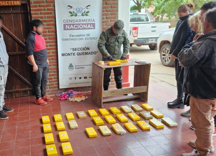 Detuvieron en Santiago del Estero a cuatro personas de Laguna Paiva con más de 30 kilos de cocaína. | Nacionales