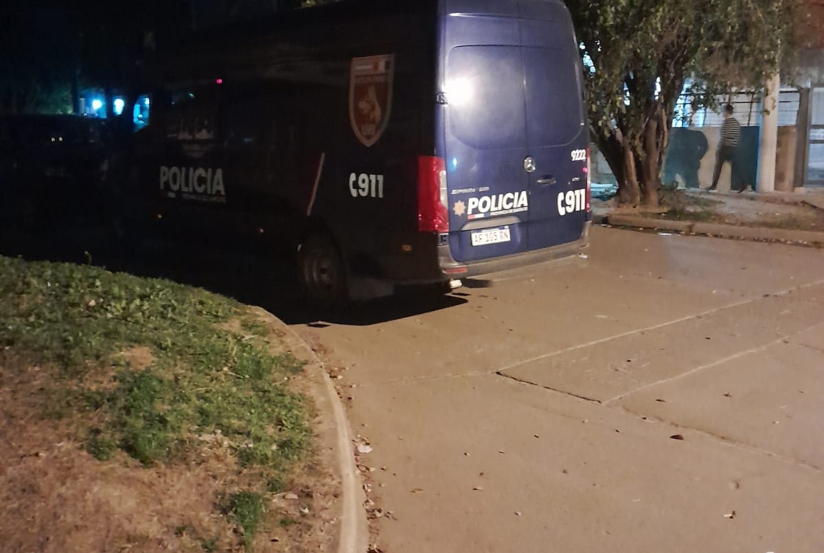 Búsqueda de Monica Aquino: allanaron una vivienda de barrio Coronel Dorrego | Información General