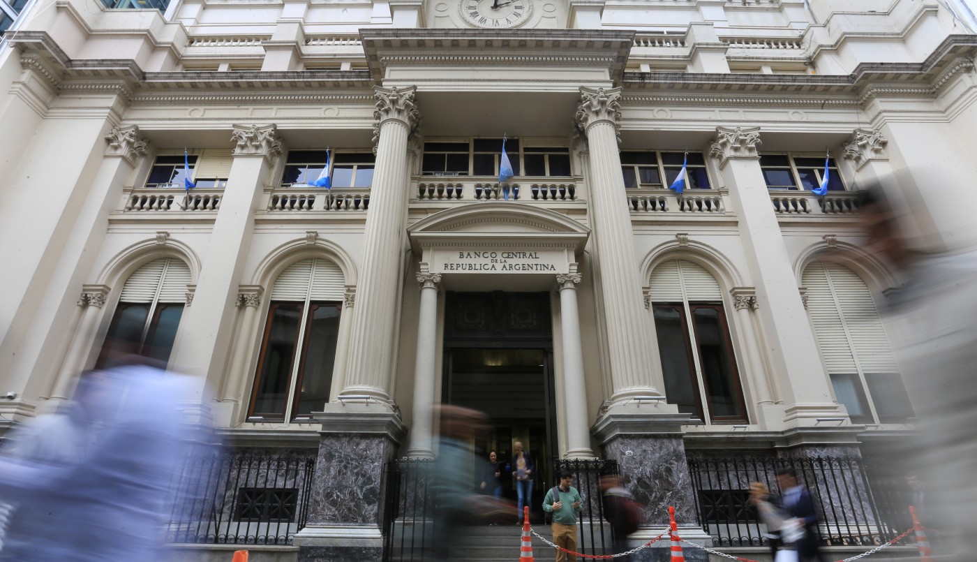 El Banco Central volvió a vender divisas y cierra junio con ventas netas por primera vez en la era Milei | Nacionales