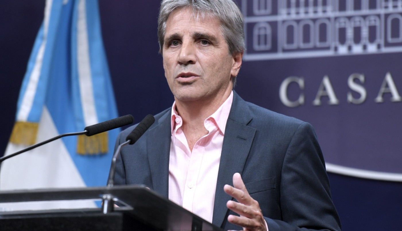 Caputo: "La gente tendrá que vender dólares para pagar impuestos" | Nacionales