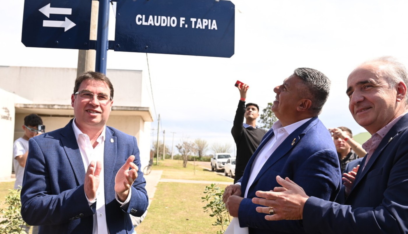 Homenaje inesperado en Santa Fe: Inauguraron una calle con el nombre de 'Chiqui' Tapia | Deportes