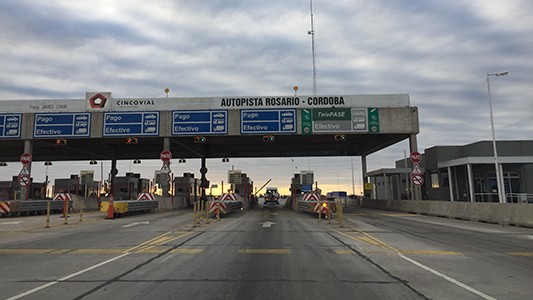 Escapó de un control policial y mató a una empleada del peaje en la autopista Córdoba-Rosario | Nacionales