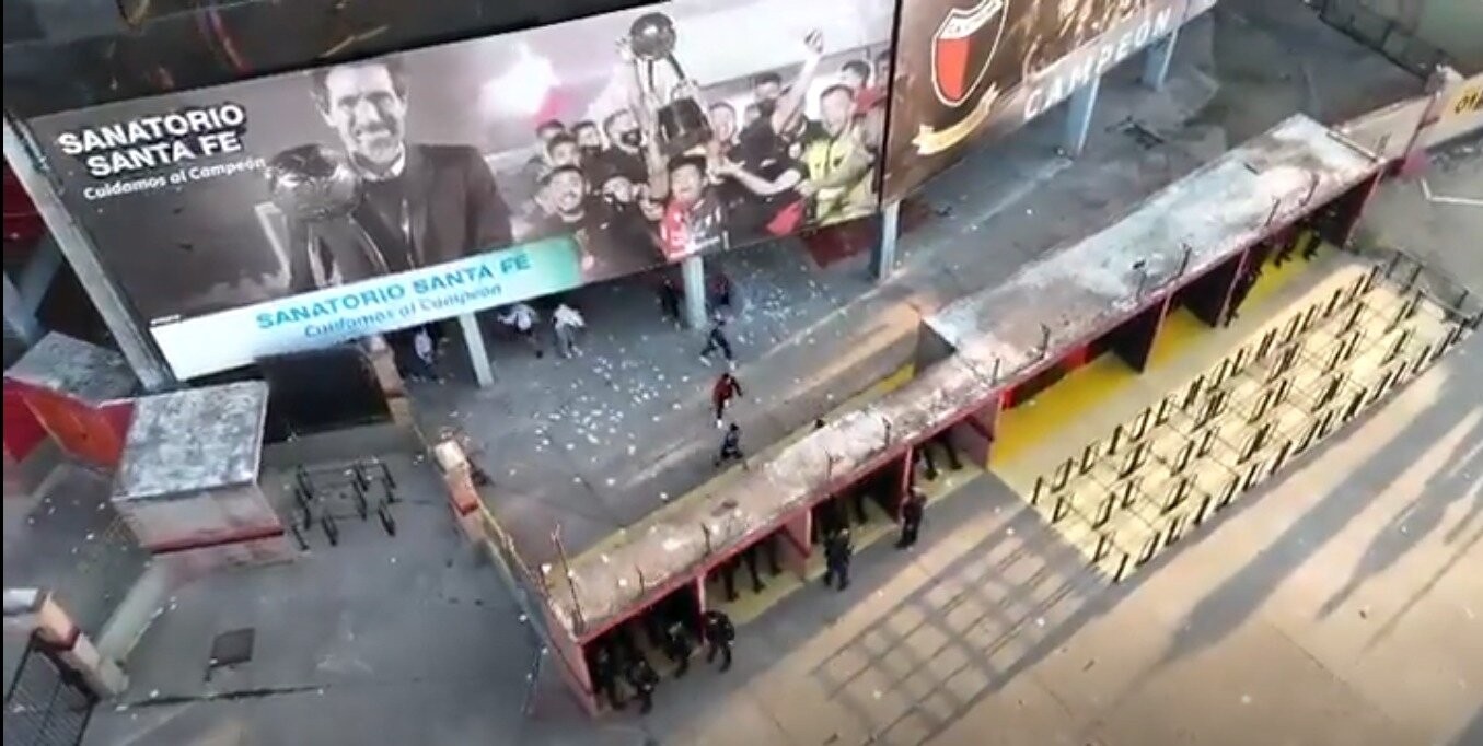 Se registraron incidentes en el estadio de Colón mientras jugaba con Brown de Adrogué | Deportes