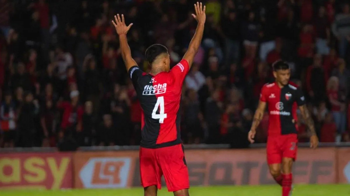 La dura sanción que recibió un jugador de Colón antes que asuma Diego Osella | Deportes