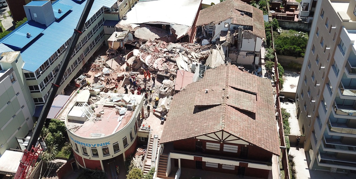 Hallaron el cuerpo de otra víctima del derrumbe en Villa Gesell | Nacionales