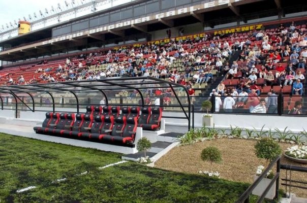 Colón: quién es el DT que se suma como candidato para asumir | Deportes