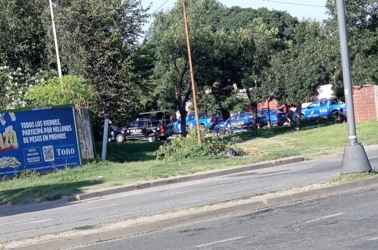 Se realizaron allanamiento por microtráfico en un barrio de Santa Fe: hubo 5 detenidos | Policiales