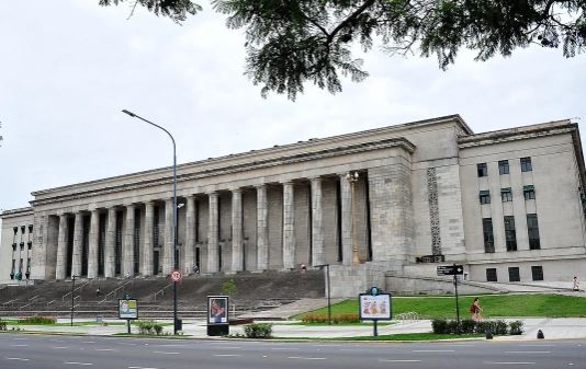 El Gobierno "restringe" por DNU contratación directa a universidades públicas | Nacionales