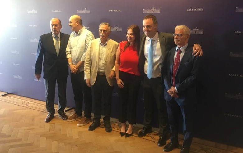 Sin Javier Milei, el Gobierno brindó con los periodistas de Casa Rosada: "Se viene un 2025 bárbaro" | Nacionales