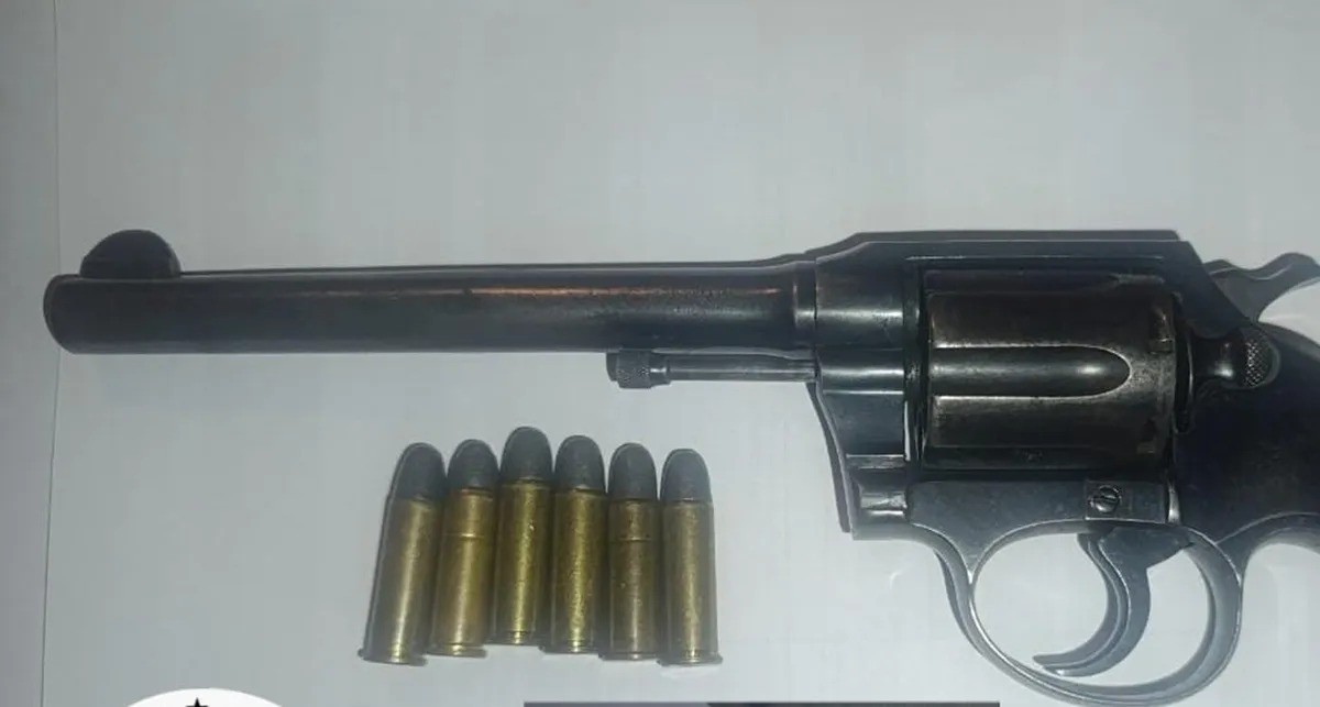 Automovilista detenido por circular con un revólver 38 largo | Policiales