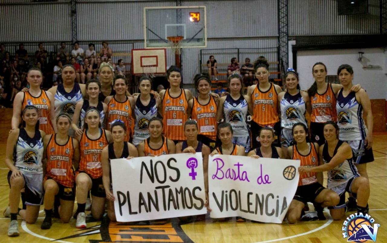 Escándalo en el básquet femenino: jugadoras denuncian que fueron grabadas mientras se bañaban | Deportes