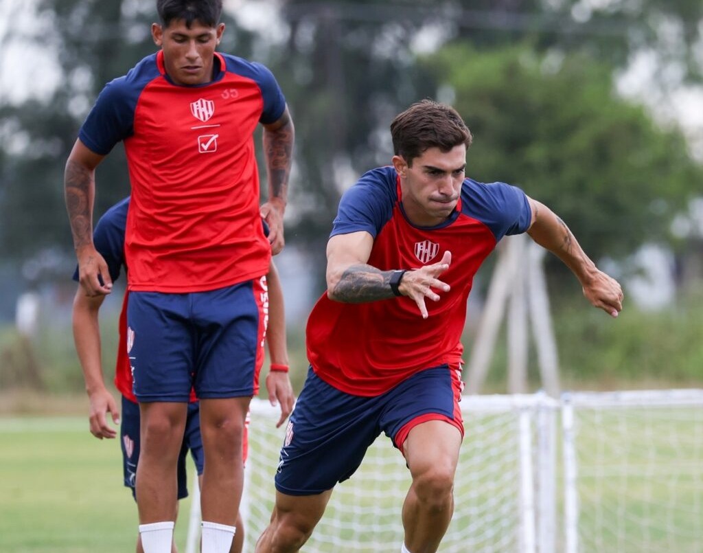 En Unión se piensa en volver a la línea de cinco defensores frente a Instituto | Deportes