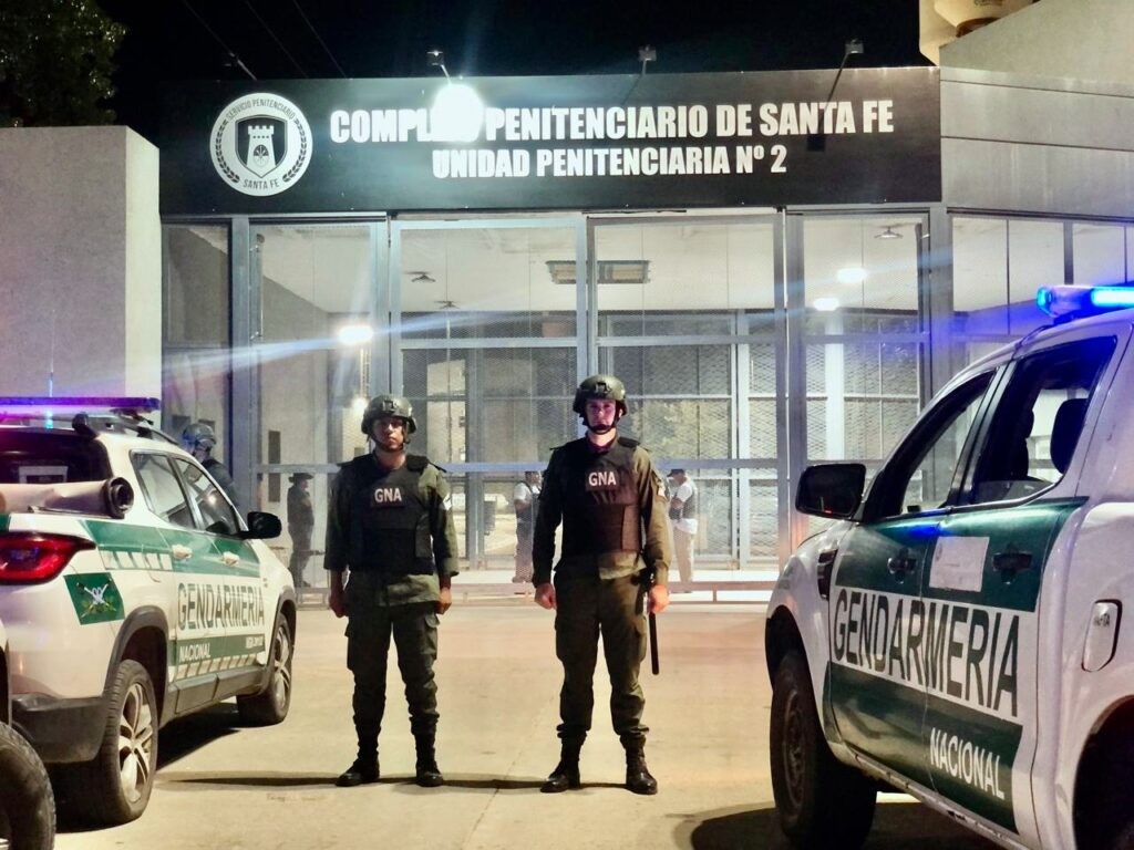 Treinta presos de Las Flores fueron trasladados a Coronda y Piñero | Policiales