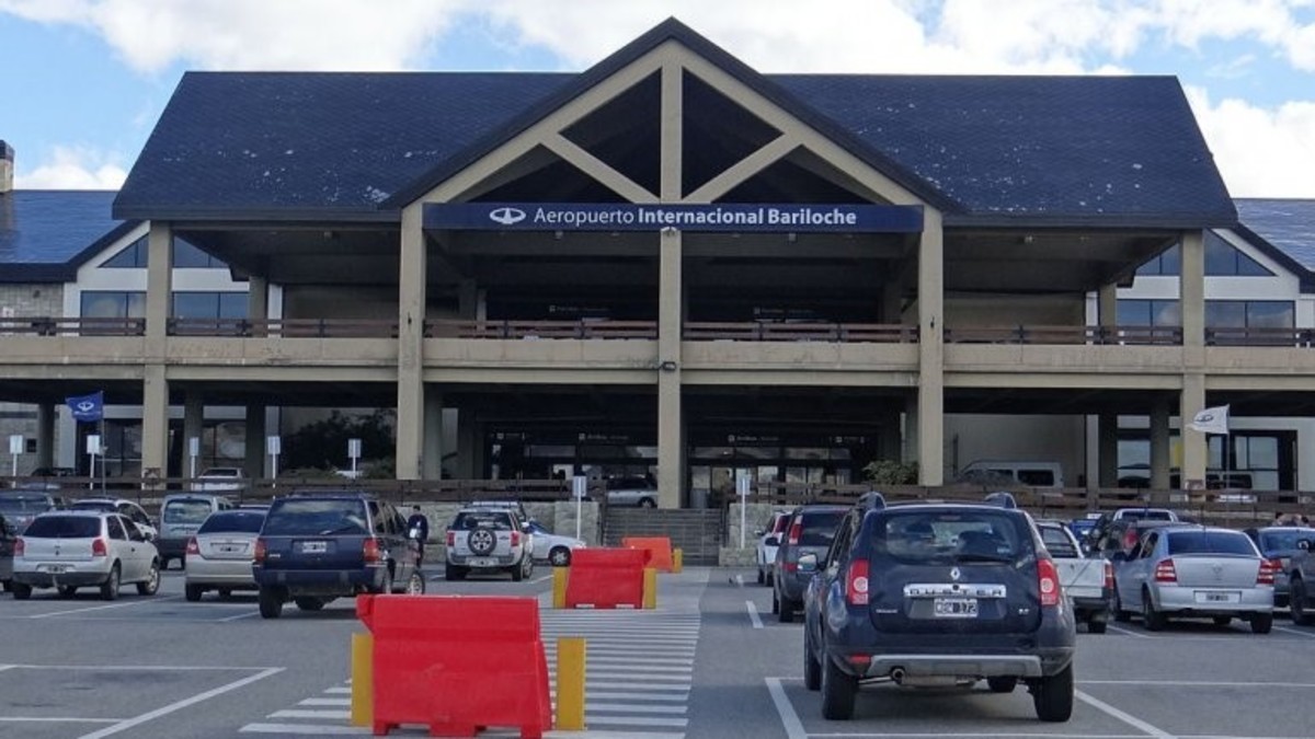 Operativo en Bariloche y Aeroparque por presunta trata de personas: 14 detenidos | Nacionales