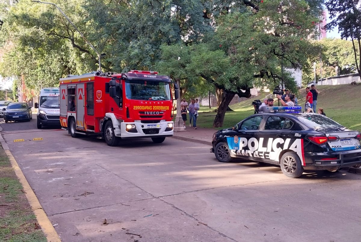 Bomberos controlaron incendio en un edificio de la zona sur de la ciudad | Policiales