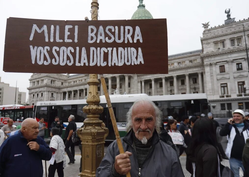 Tensión en la marcha de Jubilados: hubo empujones, gritos y una persona detenida | Nacionales