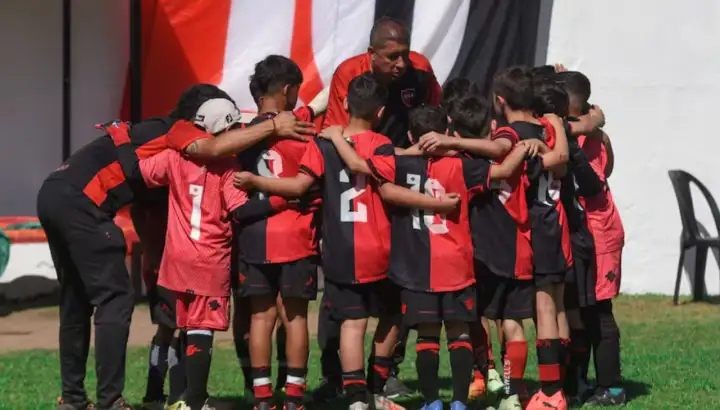 "Mi hijo no juega más en Newell's": el descargo de un padre tras la sanción por la foto con Malcorra | Deportes