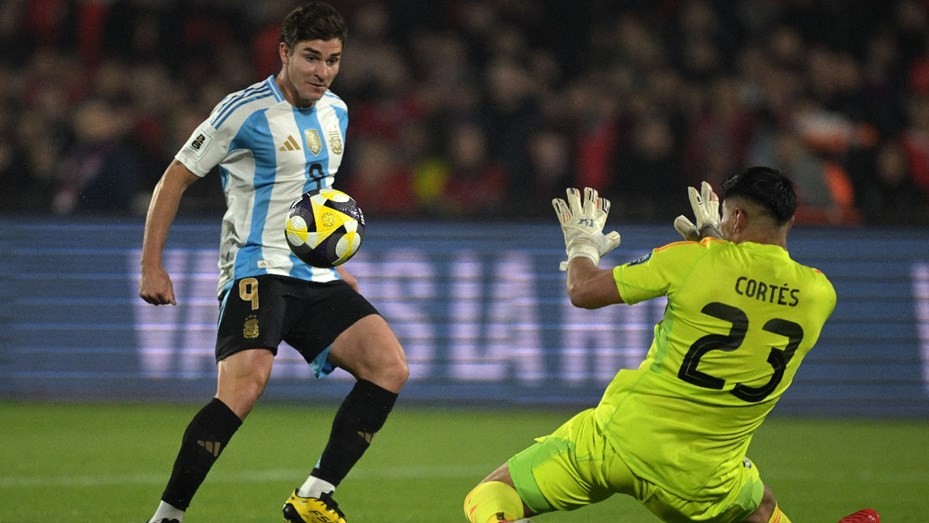 Con un golazo de Julián Álvarez, la Selección argentina venció 1-0 a Chile | Deportes