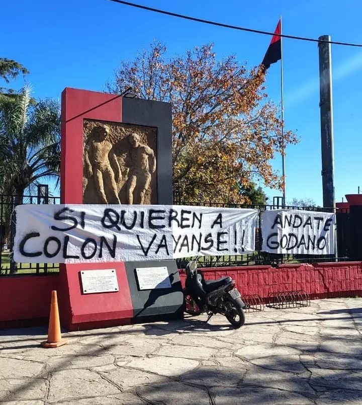 Colón no tiene respiro: renunció Moreno y Fabianesi y los hinchas piden la salida de Godano | Deportes