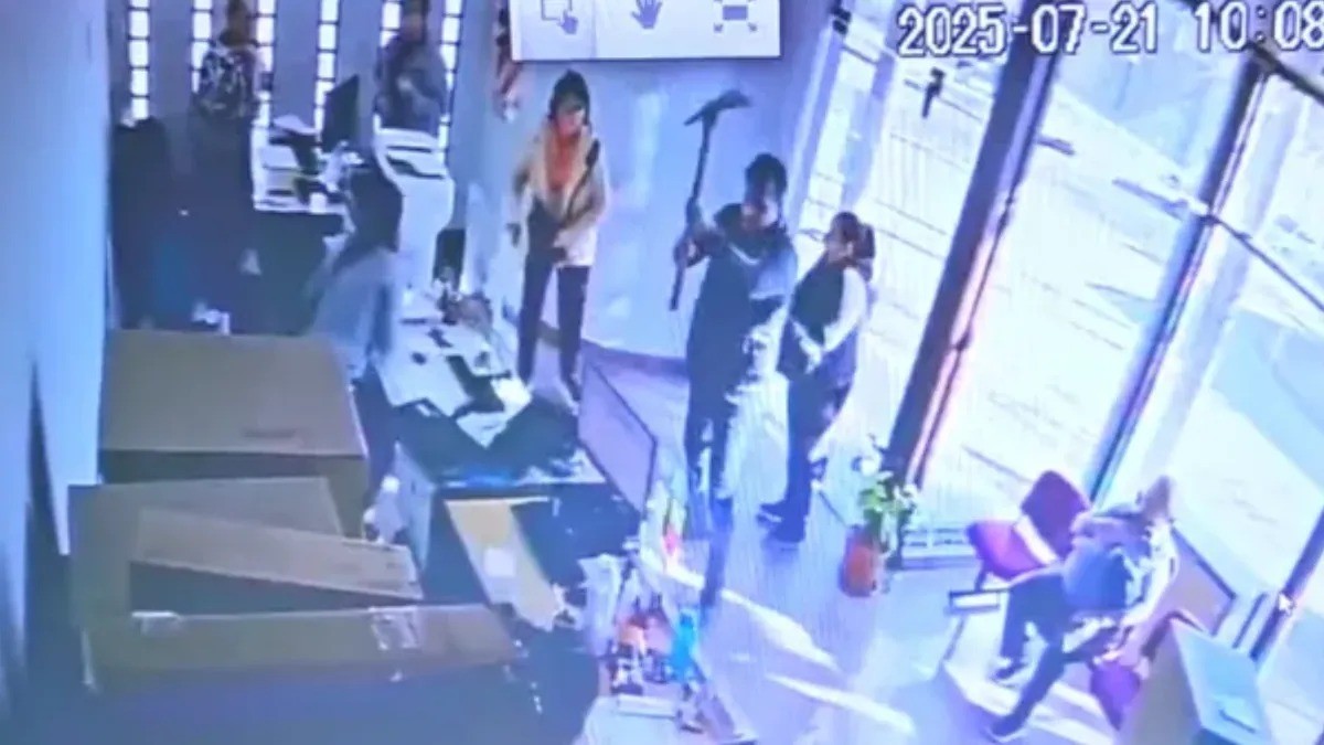 En San Jorge, un hombre provocó destrozos en una oficina de la EPE | Policiales