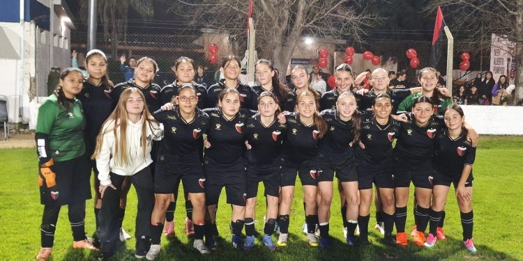 Fútbol Femenino: la sub 16 de Colón se consagró Campeón | Deportes