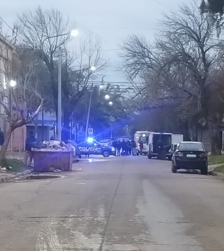Fuerte choque en la esquina de Rivadavia y Castelli | Policiales