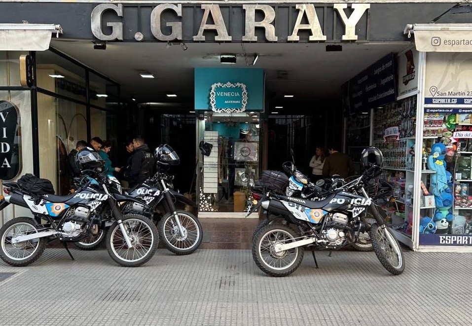 Asaltaron un comercio en la peatonal en pleno mediodía de domingo | Policiales
