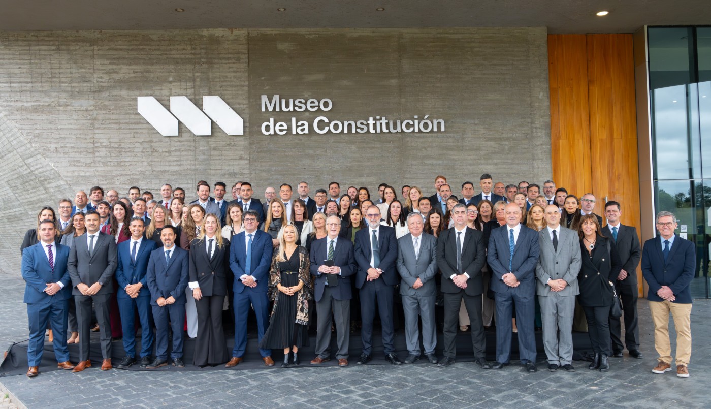 La Fiscal General tomó juramento a fiscales y a funcionarios y funcionarias del MPA a la Constitución Provincial | Judiciales