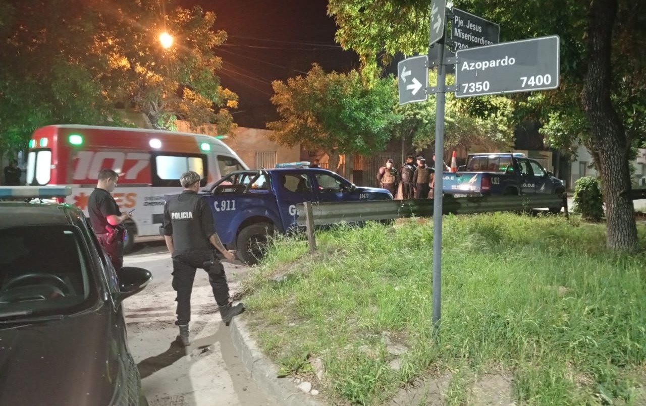 Policía se atrincheró con su arma y su hija en su casa | Policiales
