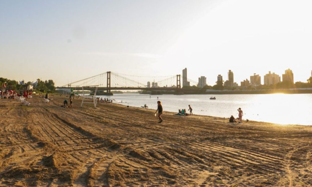 La Municipalidad lanzó un programa de actividades deportivas y recreativas en playas y parques | Información General