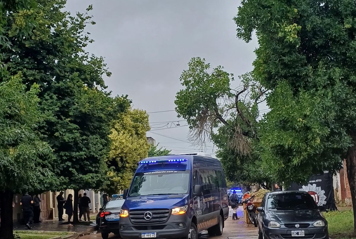 Crimen en barrio Alfonso: sólo queda una persona detenida, familiar del fallecido | Judiciales