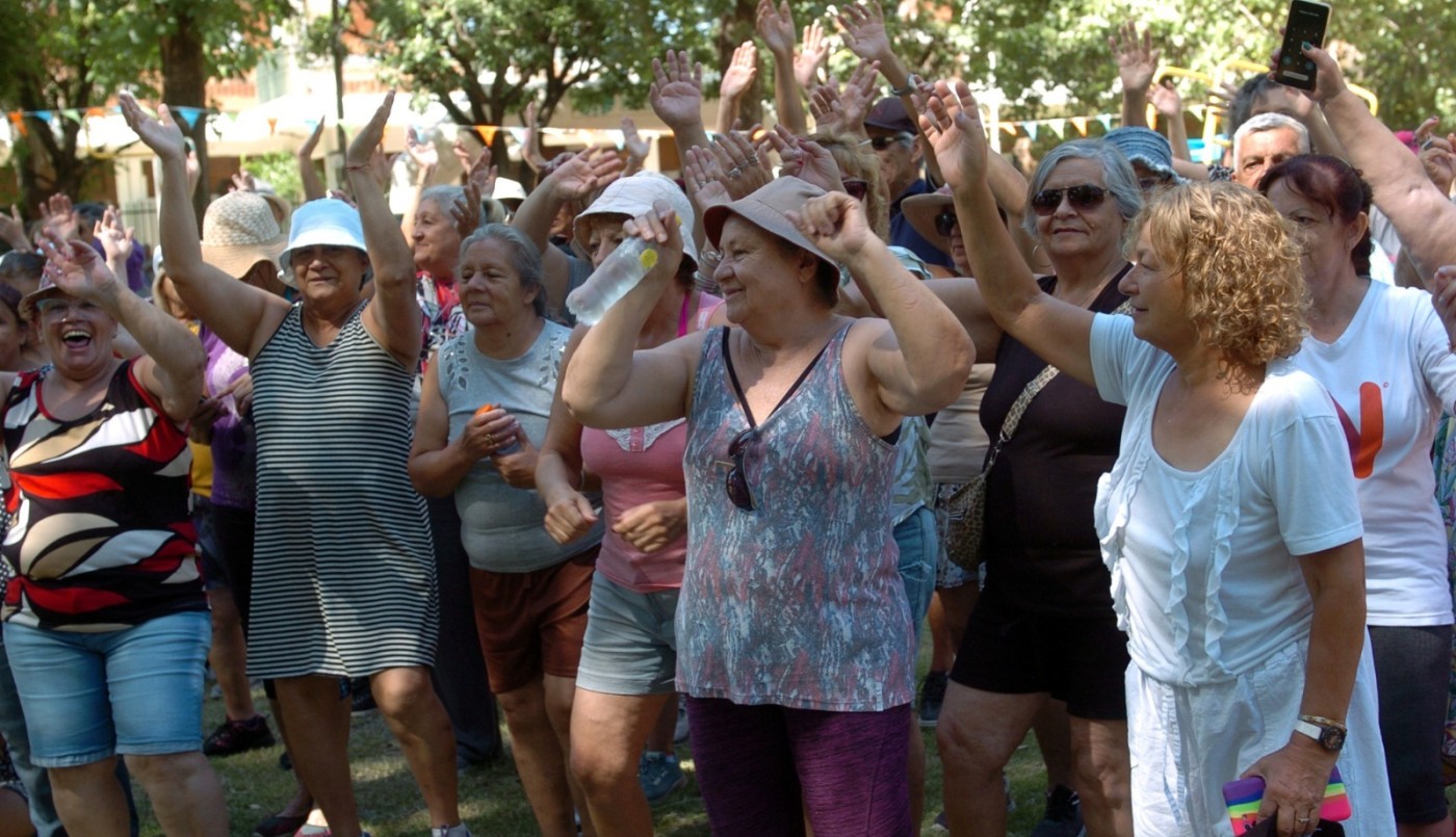 Comenzó la vacunación en las colonias de verano de adultos mayores | Salud