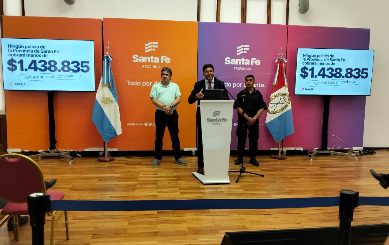 Pullaro anunció aumento salarial para la Policía de Santa Fe: el piso será de $1.350.000 | Noticias
