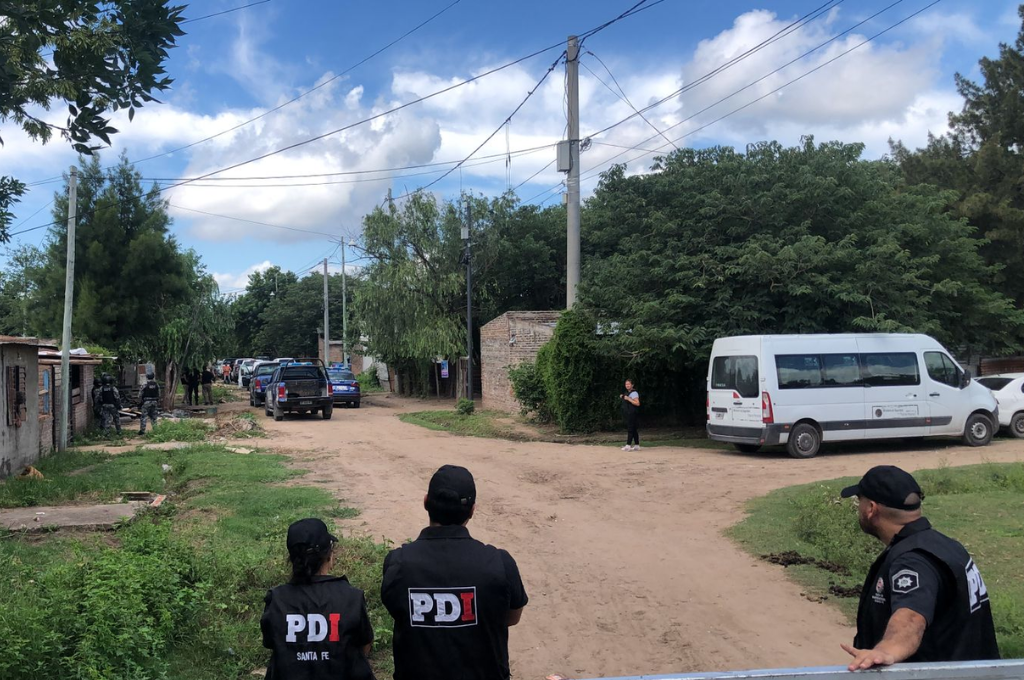 Múltiples allanamientos en diferentes barrios de la ciudad de Santa Fe | Policiales