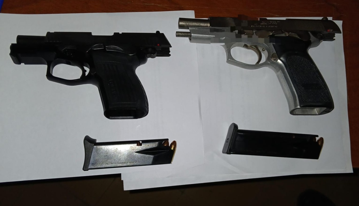 Una mujer denunció a su pareja y el hombre fue detenido con armas de fuego | Policiales
