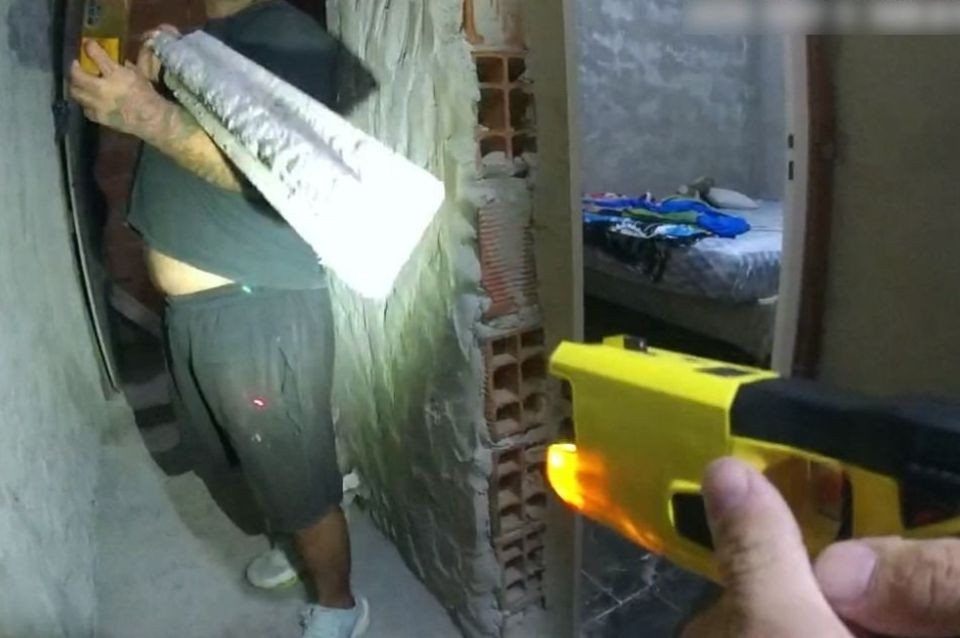 La Policía utilizó una pistola Taser para reducir a un hombre en un caso de violencia de género | Policiales