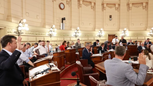 El Senado de Santa Fe dio media sanción a la nueva Ley Orgánica de Municipios y el proyecto pasó a Diputados